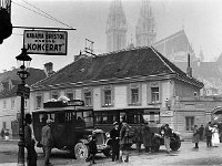 Vlaška - Palmotićeva 1929. godine. Stajalište autobusa za (prigradska naselja) Šestine i Čučerje.jpg
